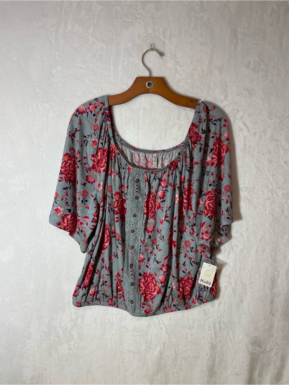 Mudd Gray Scoop-Neck Top with Pink-Red Floral Print